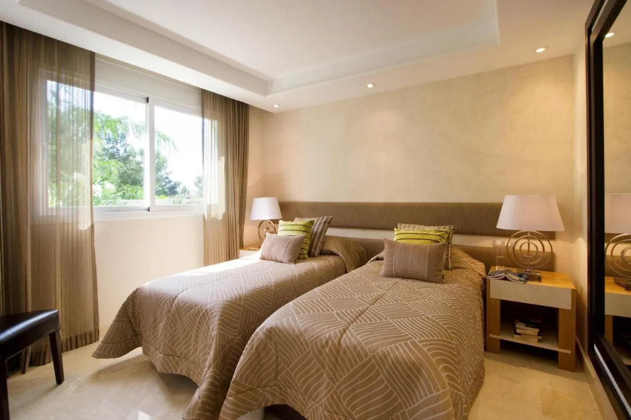Appt 311 Heaven Beach-Paseo-All Year Heated Pool-Free Bikes Estepona Apartment